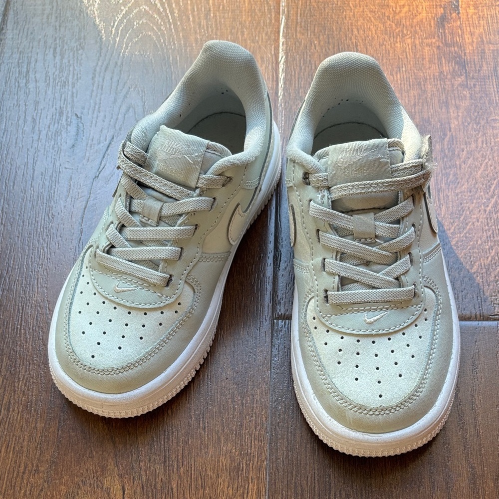Nike Kids Mint and White Sneakers 11.5 child Velcro